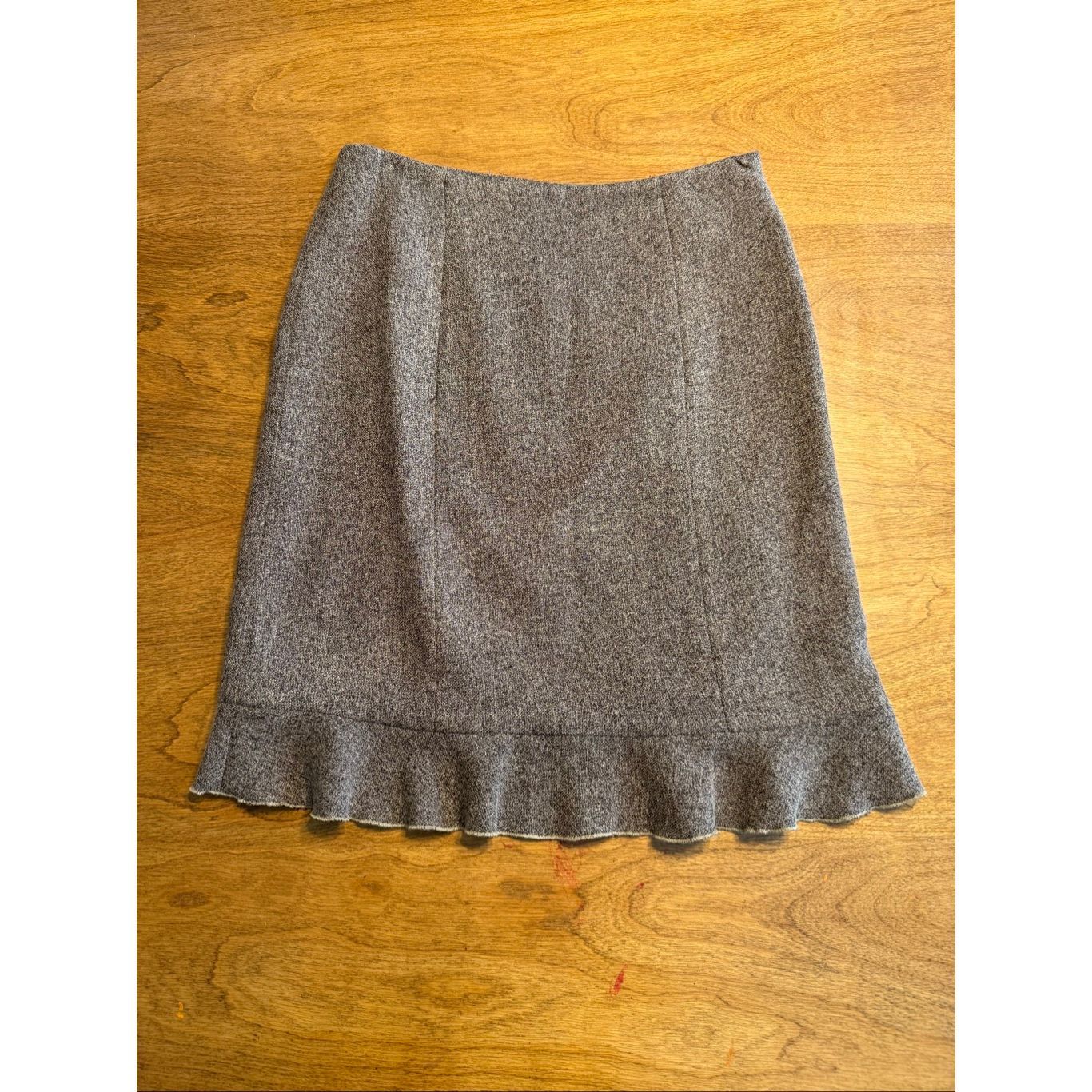 Bloomingdale's Women's High Waisted Tweed Ruffle Hem Mini Skirt Gray Size 6